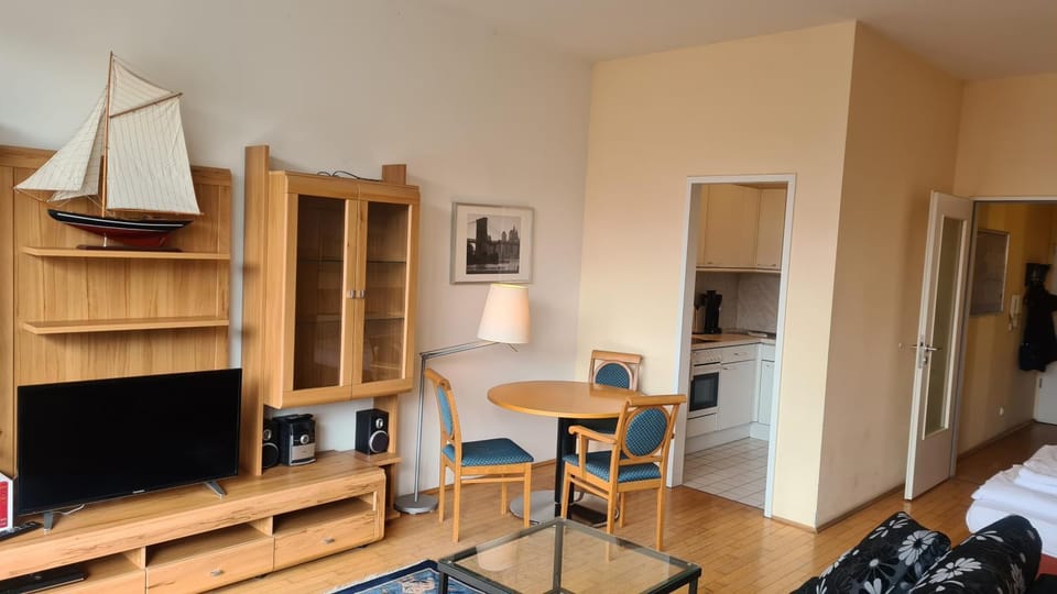 TV and multimedia, Living room, Dining area