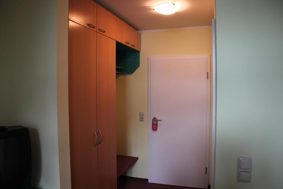 Photo of the whole room, Decorative detail, Area and facilities