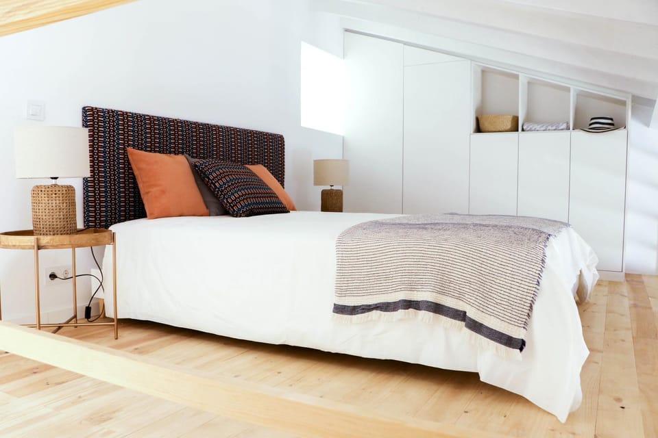 Bed, Photo of the whole room, Bedroom