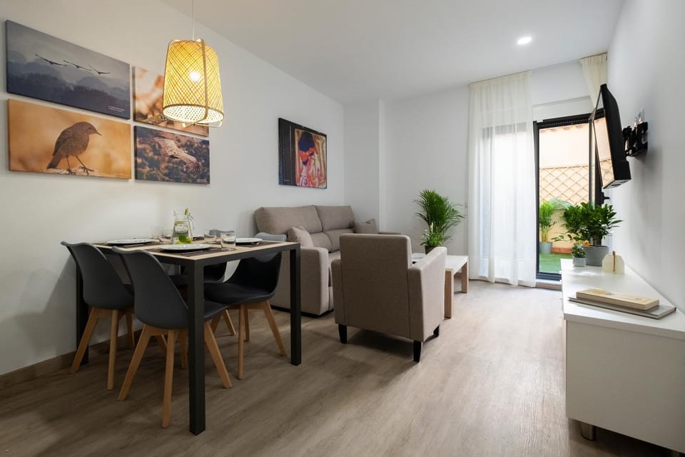 Living room, Dining area