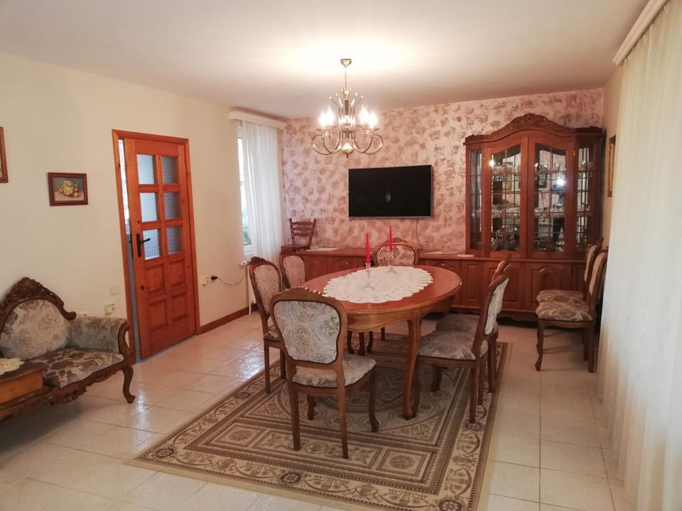 Сара House in Gabrovo