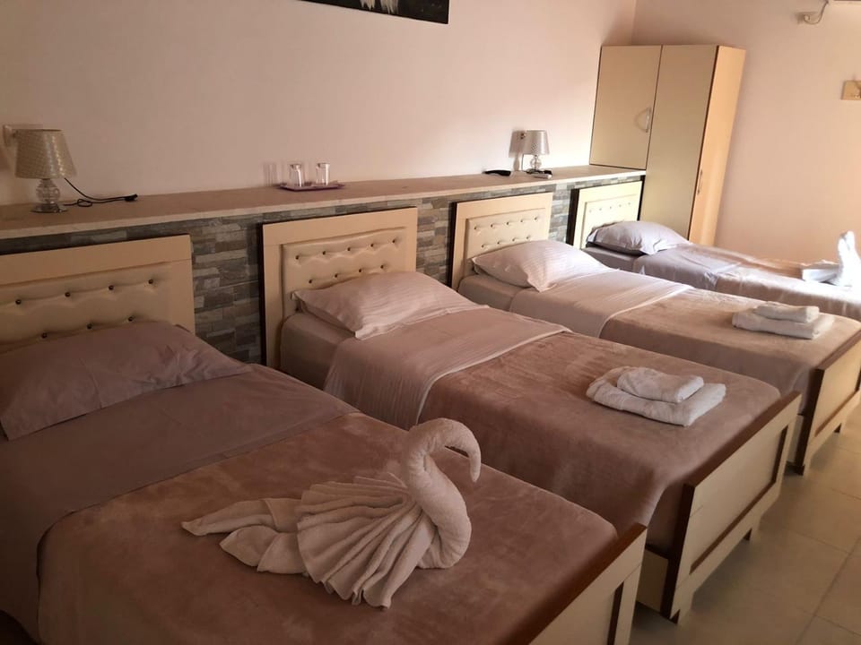 R HOTEL Hotel in Vlorë County, Albania