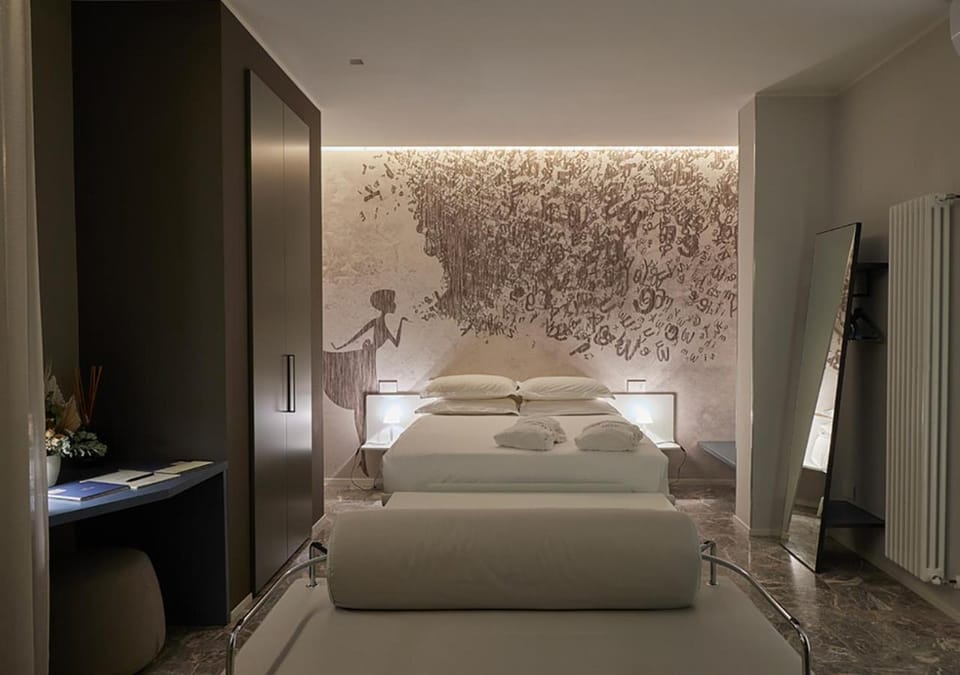 Decorative detail, Bedroom
