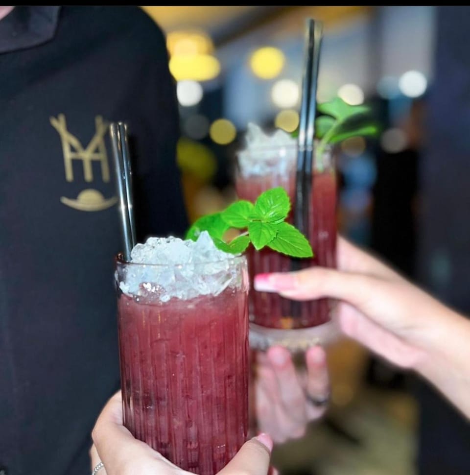 Lounge or bar, Drinks