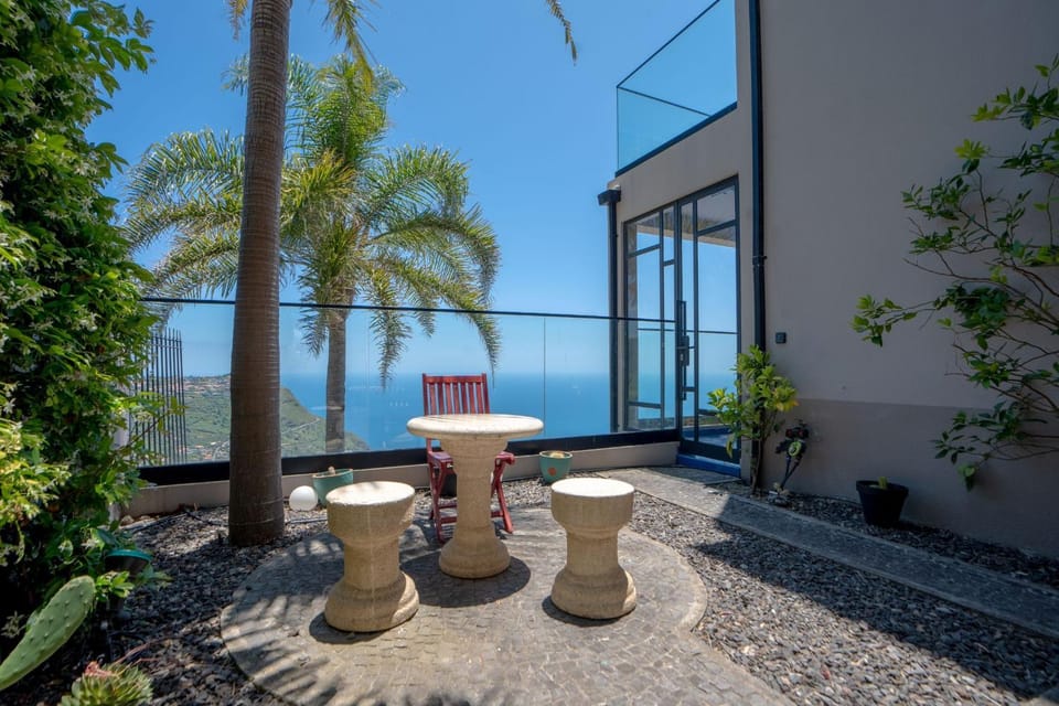 Mansão Macau by LovelyStay Villa in Madeira District