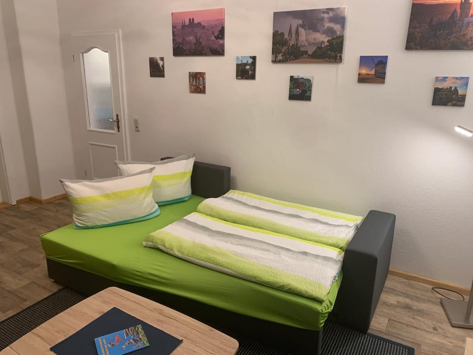 Bed, Living room