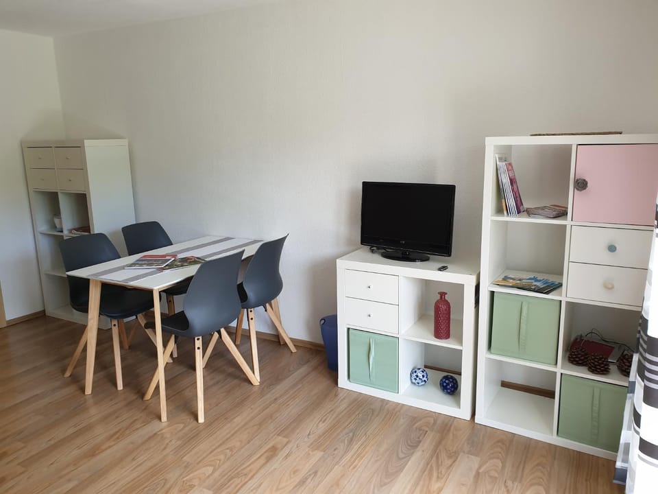 TV and multimedia, Dining area