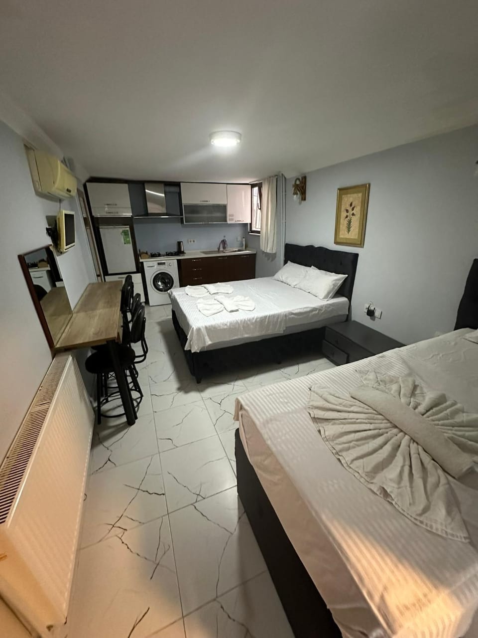 Bed, TV and multimedia, Kitchen or kitchenette, Photo of the whole room, Bedroom