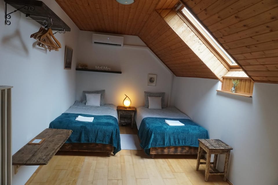 Bed, Photo of the whole room, Bedroom, air conditioner