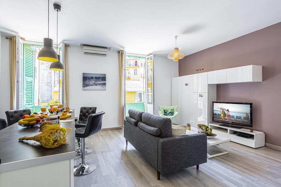 MY CASA - GUISOL - Typical Nice 3 Bedroom AC near Port Apartment in Nice