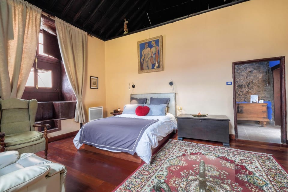 Living room, Bedroom