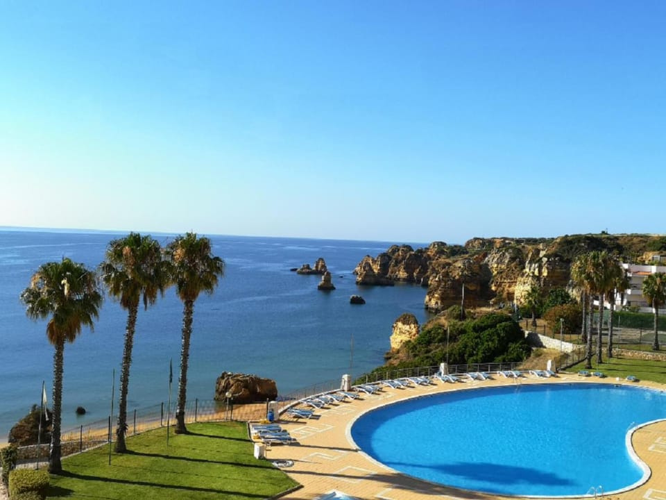 Property building, Natural landscape, Bird's eye view, Beach, Swimming pool