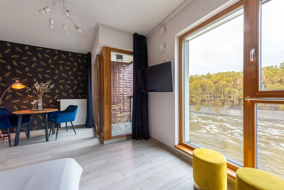 Living room, Dining area, River view