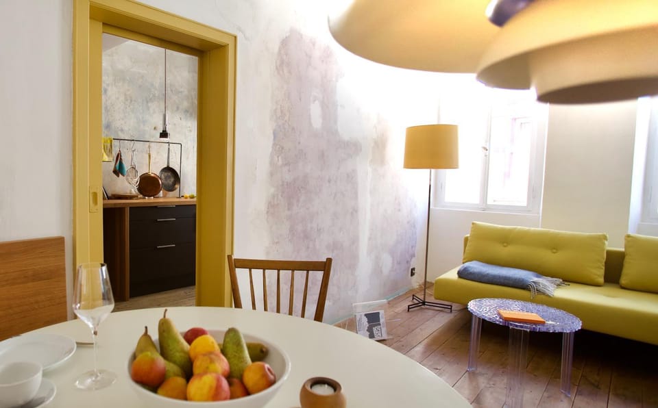 Living room, Food and drinks, Decorative detail, Seating area, Dining area, Autumn, Food, Food, kitchen