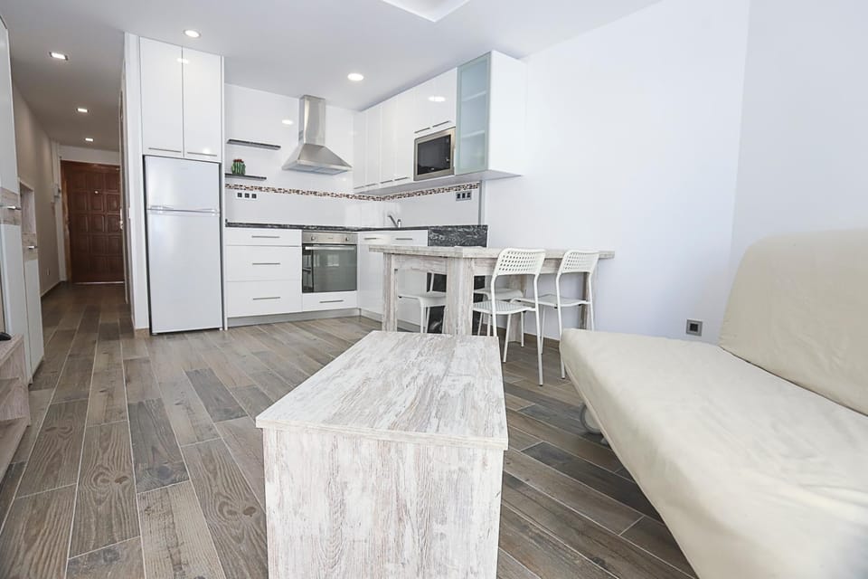 Kitchen or kitchenette, Living room, Dining area