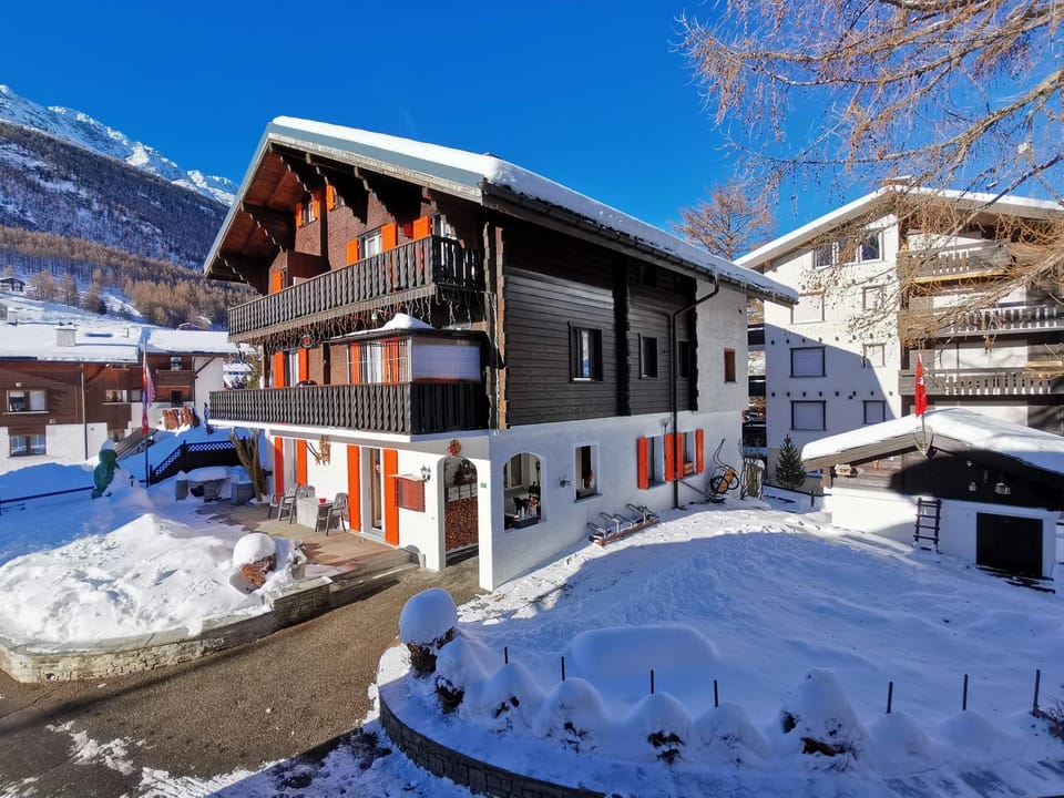 Property building, Winter