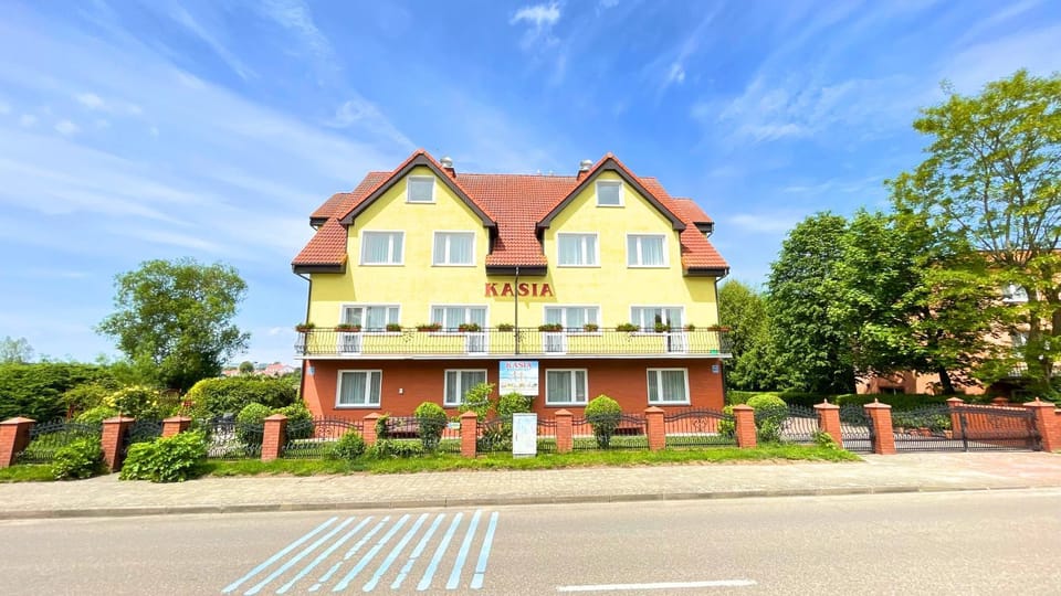Property building, Day, City view, Quiet street view