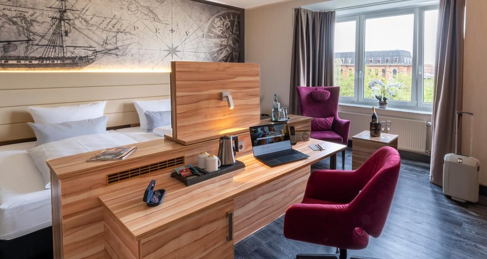 View (from property/room), Seating area, Bedroom