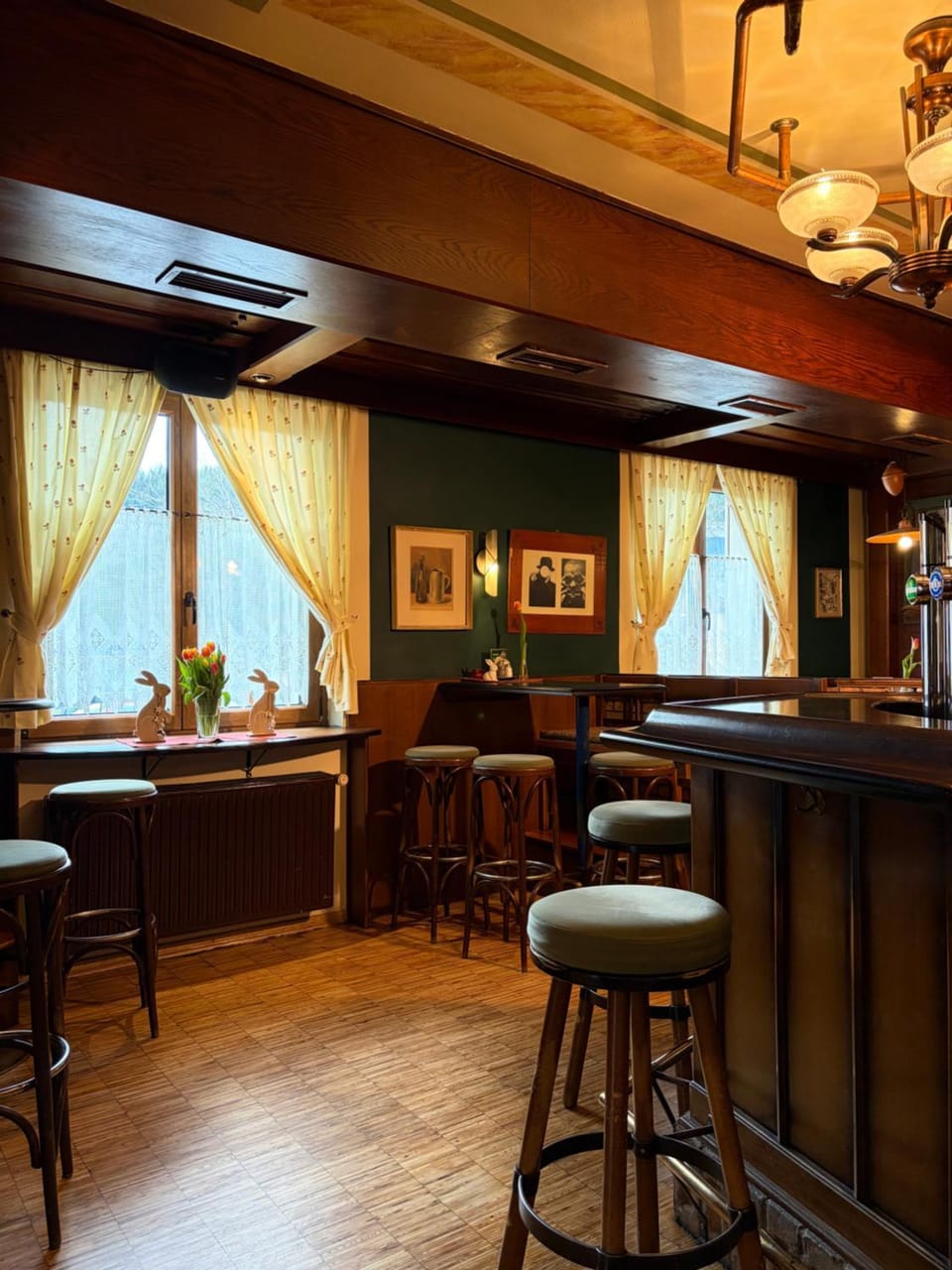 Lounge or bar, Food and drinks, Drinks, Alcoholic drinks, Non alcoholic drinks