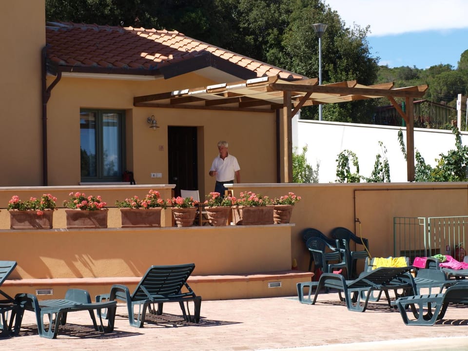 Patio, Facade/entrance, Garden, Guests
