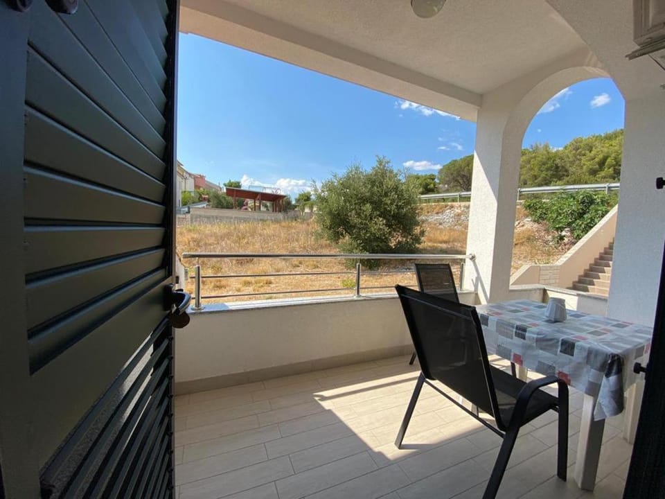 Balcony/Terrace, Garden view
