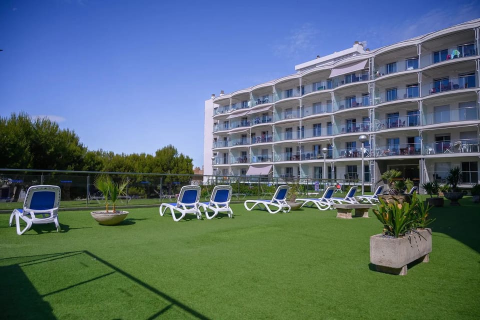 Property building, sunbed