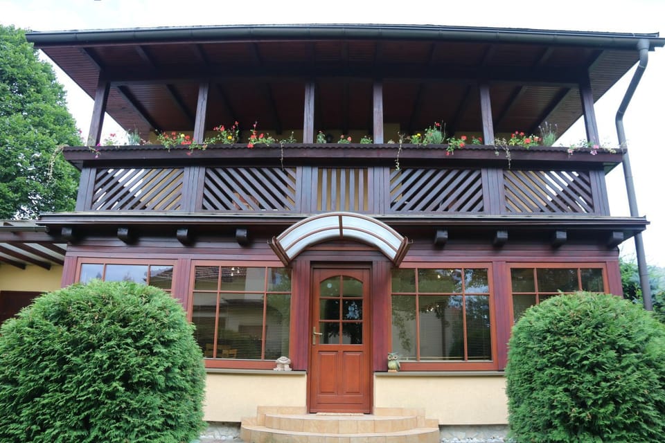 Property building, Facade/entrance