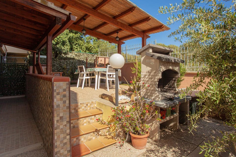 Patio, Day, BBQ facilities, Garden, Balcony/Terrace, Balcony/Terrace, Garden view
