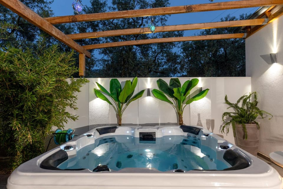 Jacuzzi deluxe villa Villa in Thasos