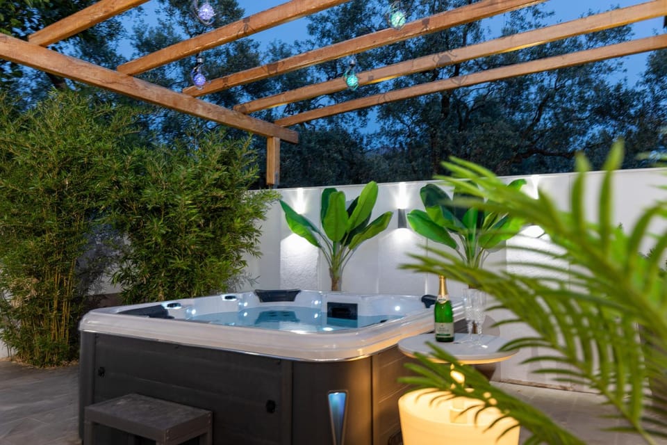 Jacuzzi deluxe villa Villa in Thasos