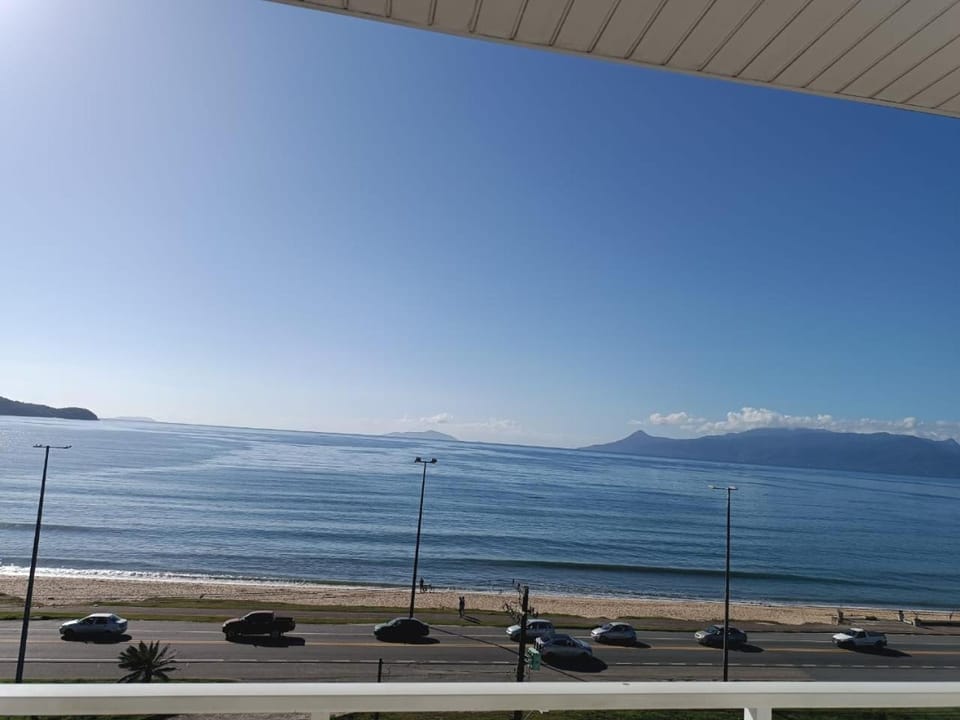 Praia de Massaguaçu Apartment in Caraguatatuba
