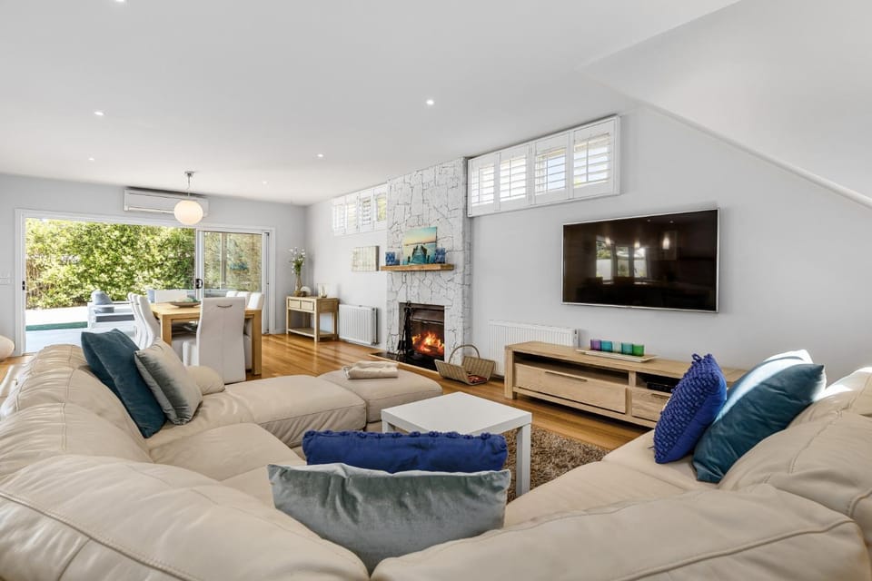 Communal lounge/ TV room, Living room