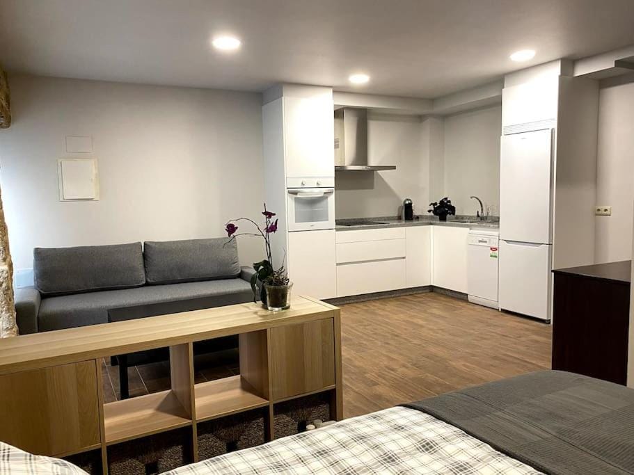 Kitchen or kitchenette, Seating area