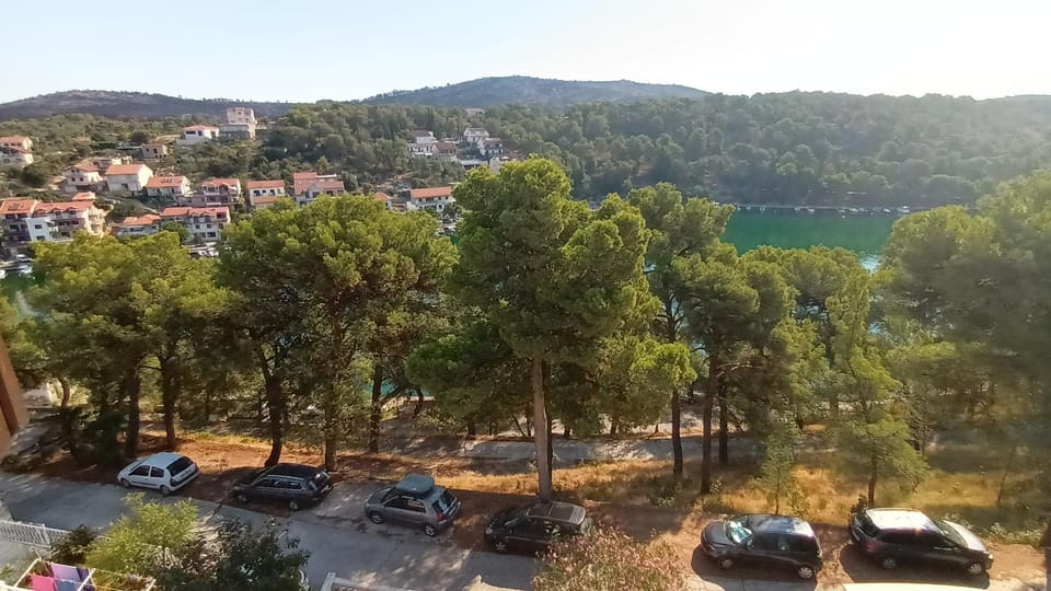 Natural landscape, City view, Street view, Parking