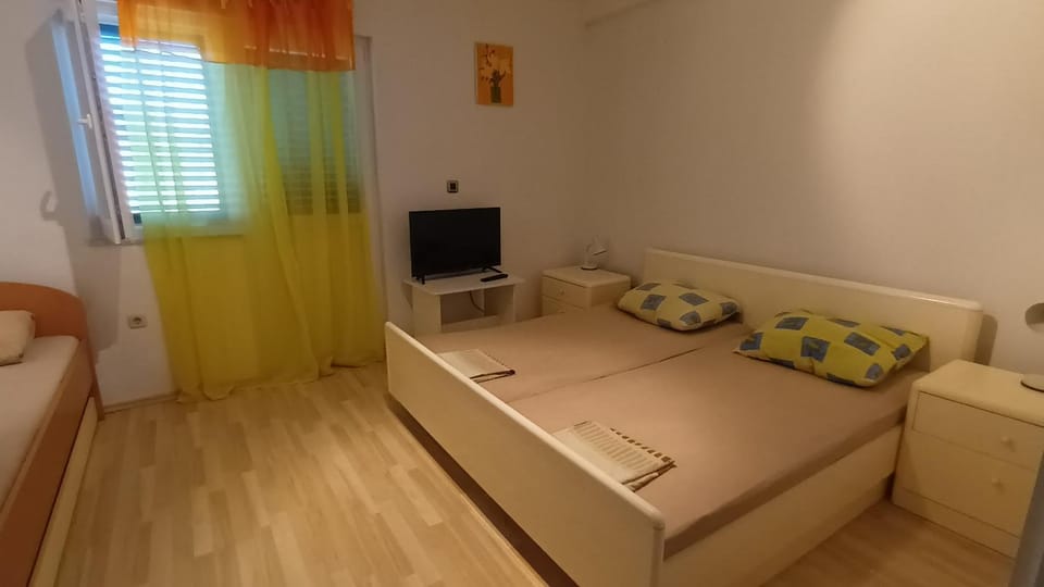 Bed, TV and multimedia