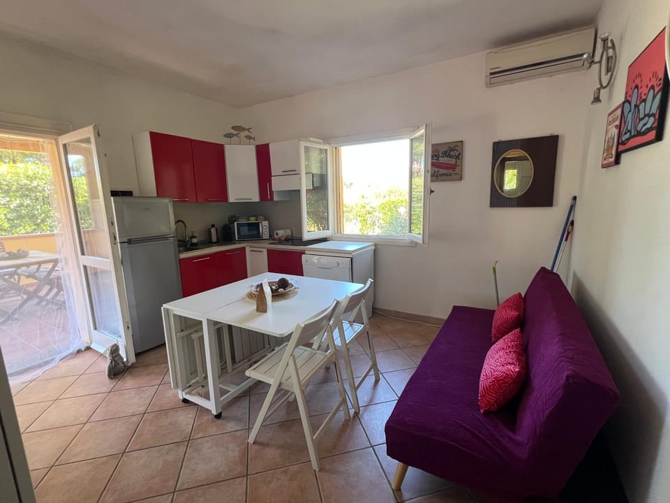 BBQ facilities, Living room, Dining area, air conditioner
