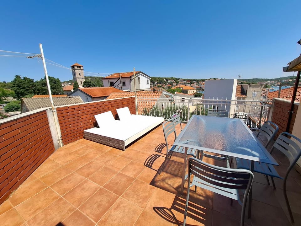 Tisno Summer Home Pentagon Apartment in Tisno