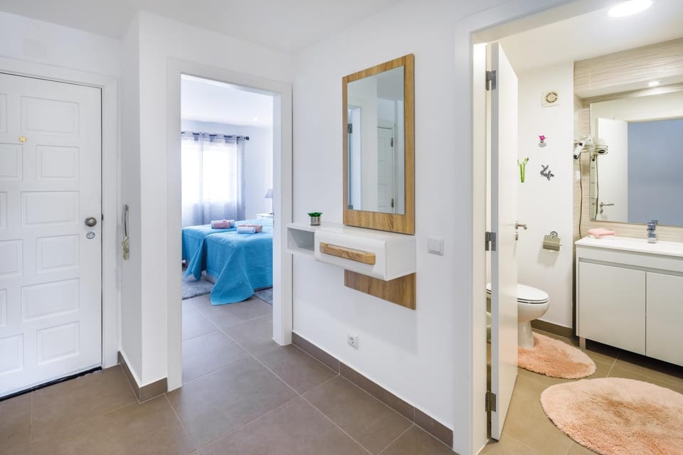 Toilet, Photo of the whole room