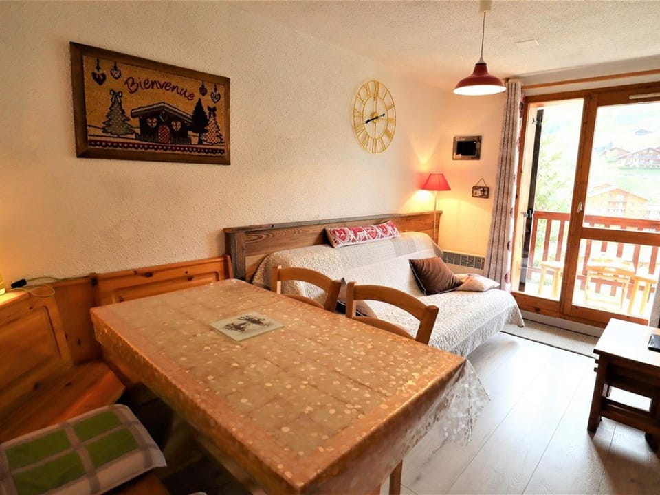 Appartement 5 pers. avec piscine, balcon, proche ski et village - FR-1-342-215 Apartment in Haute-Savoie