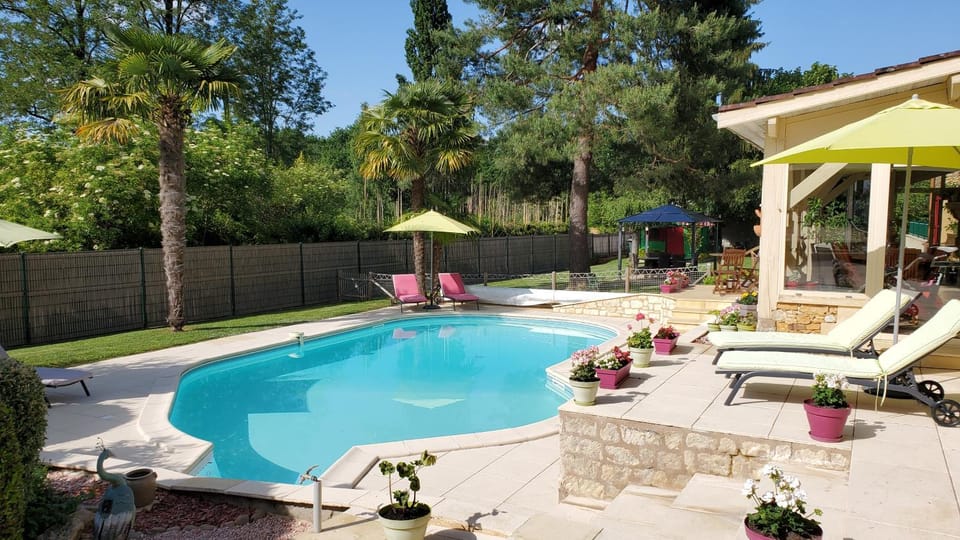 Garden view, Swimming pool, sunbed