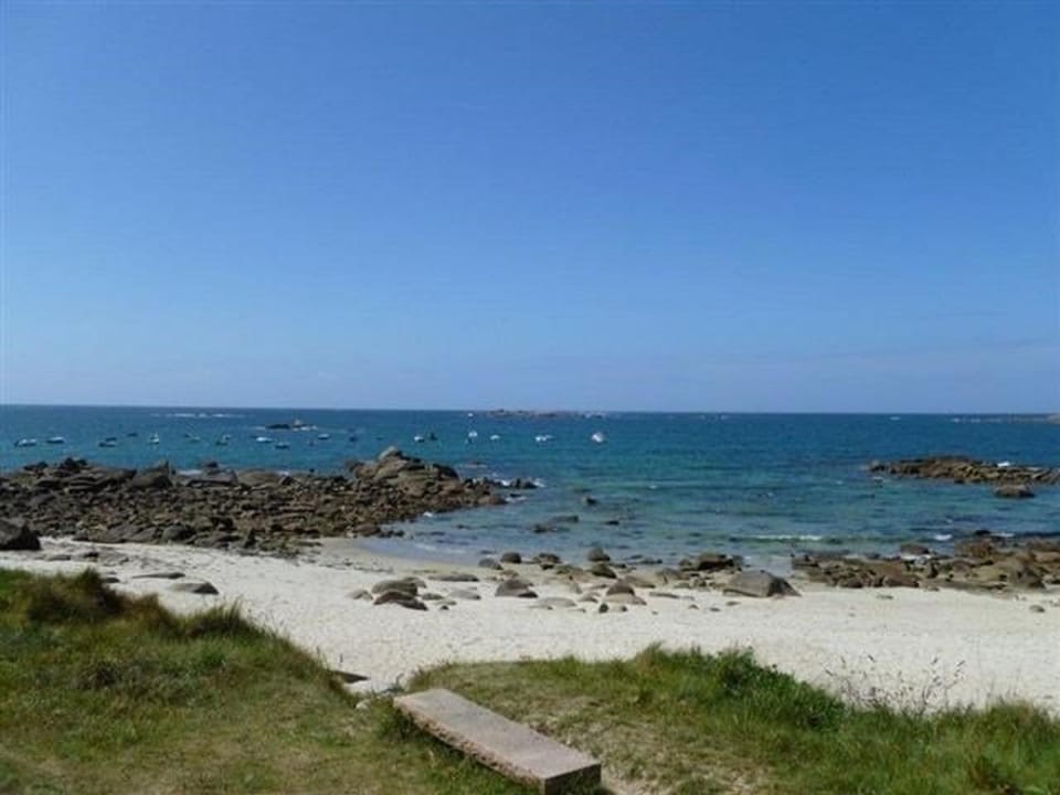 Maison 3 étoiles jardin parking, plage 100m - FR-1-542-19 House in Brittany