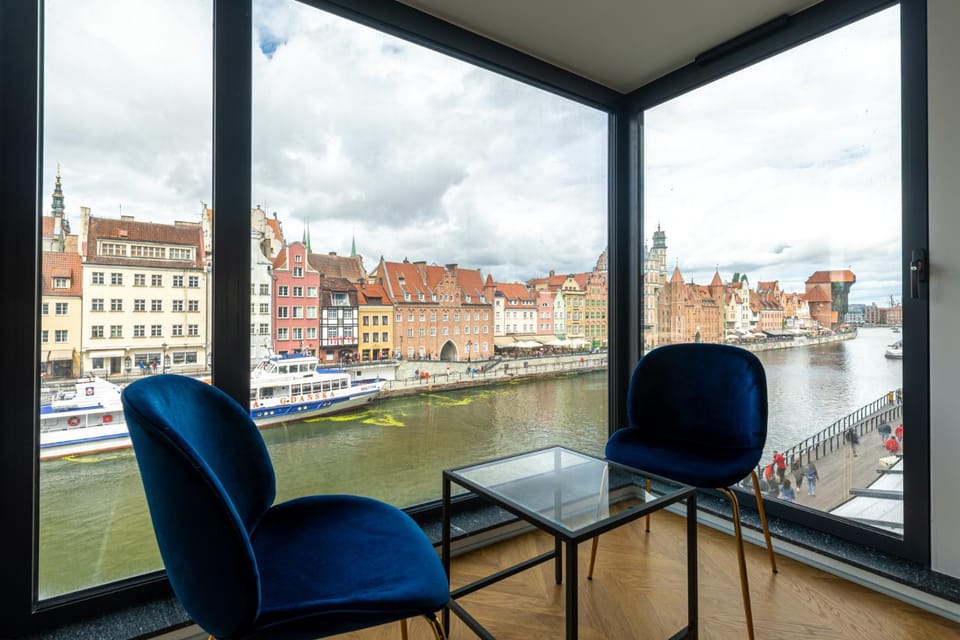 Restaurant/places to eat, Bedroom, Landmark view, River view, Supermarket/grocery shop, Shopping Area