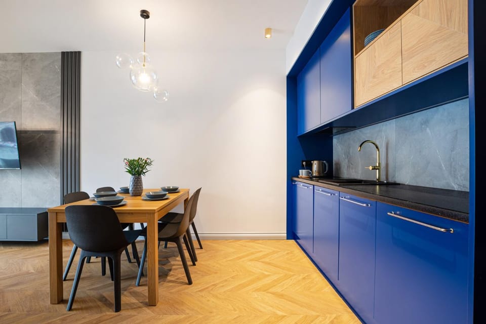 Coffee/tea facilities, Kitchen or kitchenette, Dining area