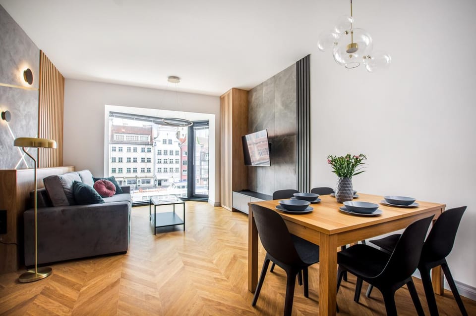 Coffee/tea facilities, Kitchen or kitchenette, Living room, Landmark view, River view