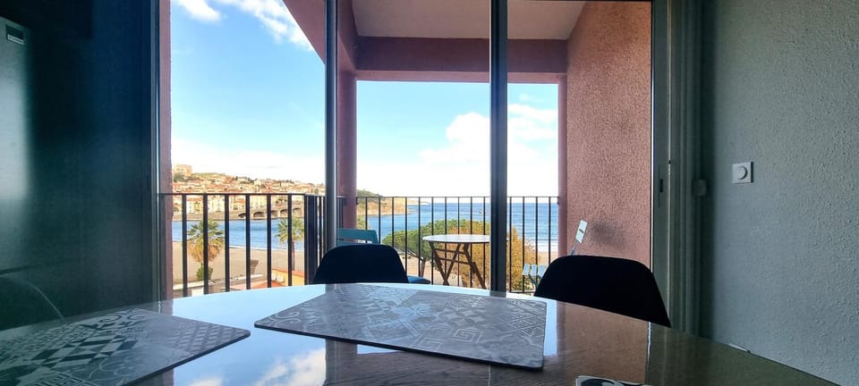 Appartement VUE MER TERRASSE CLIM WIFI Apartment in Alt Empordà