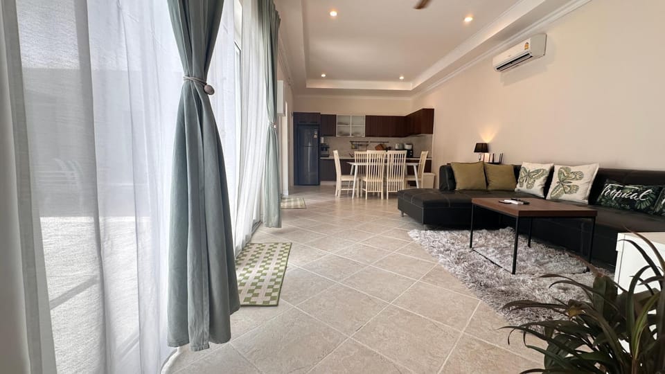 Majestic Residence Pool Villa Private Beach Villa in Pattaya City