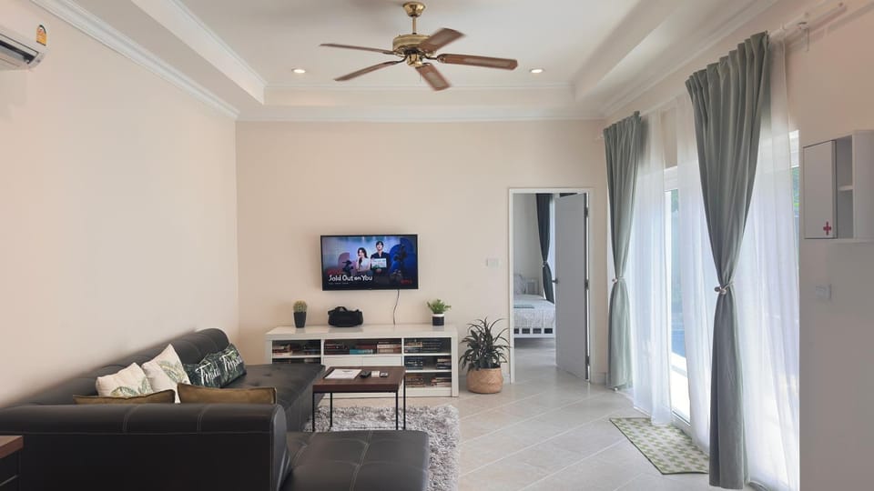 Majestic Residence Pool Villa Private Beach Villa in Pattaya City