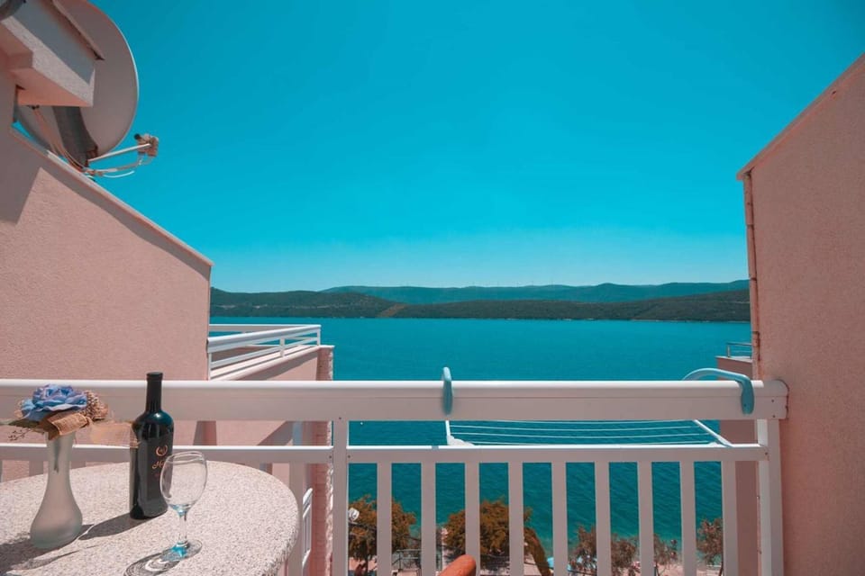 Villa Raguž sa Privatnom plažom i Garažom Bed and Breakfast in Neum