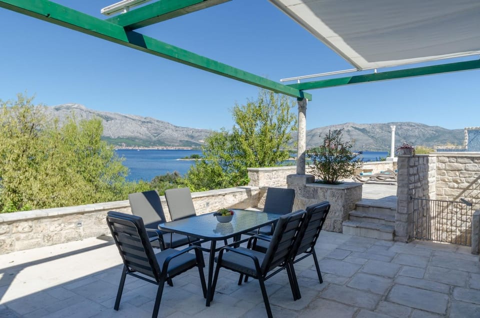 Balcony/Terrace, Seating area, Beach, Sea view