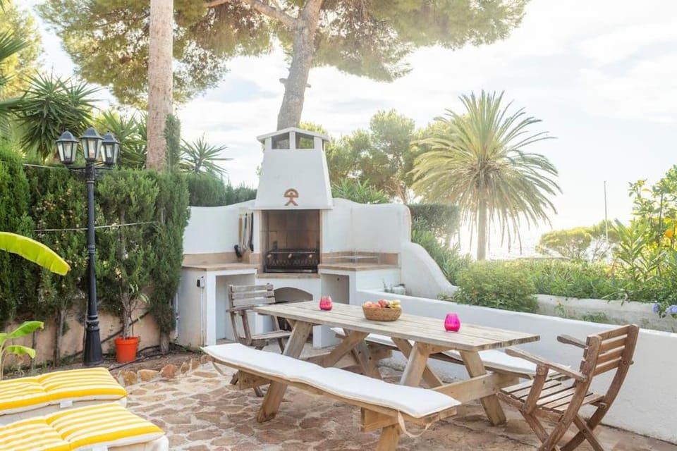 Patio, BBQ facilities, Garden